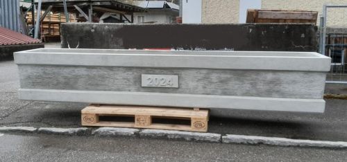 Brunnentrog B Mit Jahrzahl